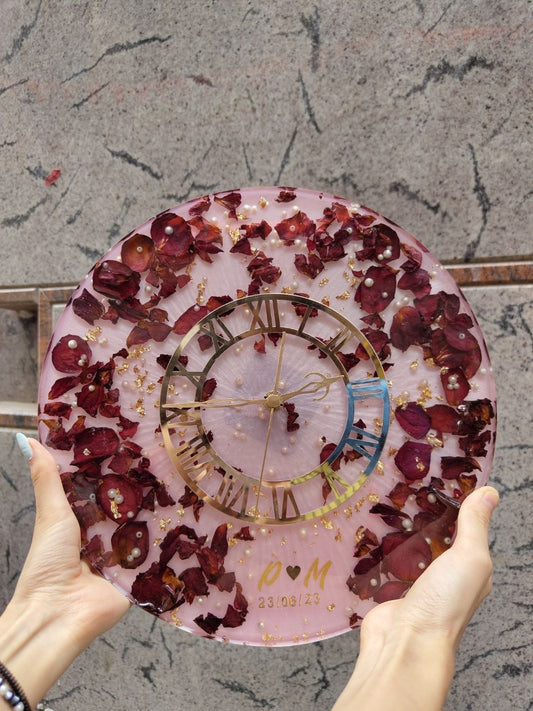 TURN YOUR FLOWERS INTO TIMELESS WALL CLOCKS