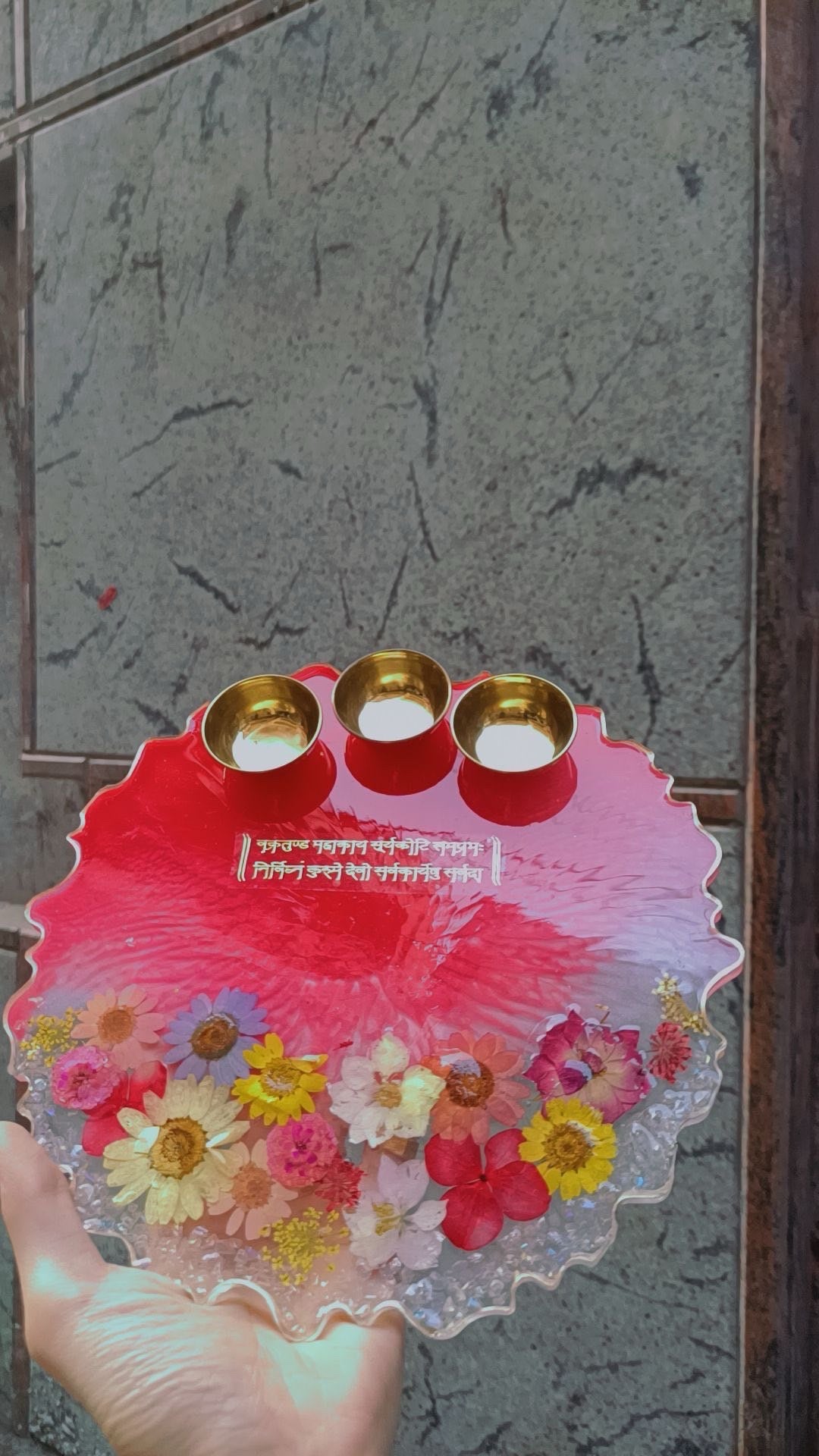 8-INCH RESIN AARTI THALI WITH PRESERVED FLOWERS