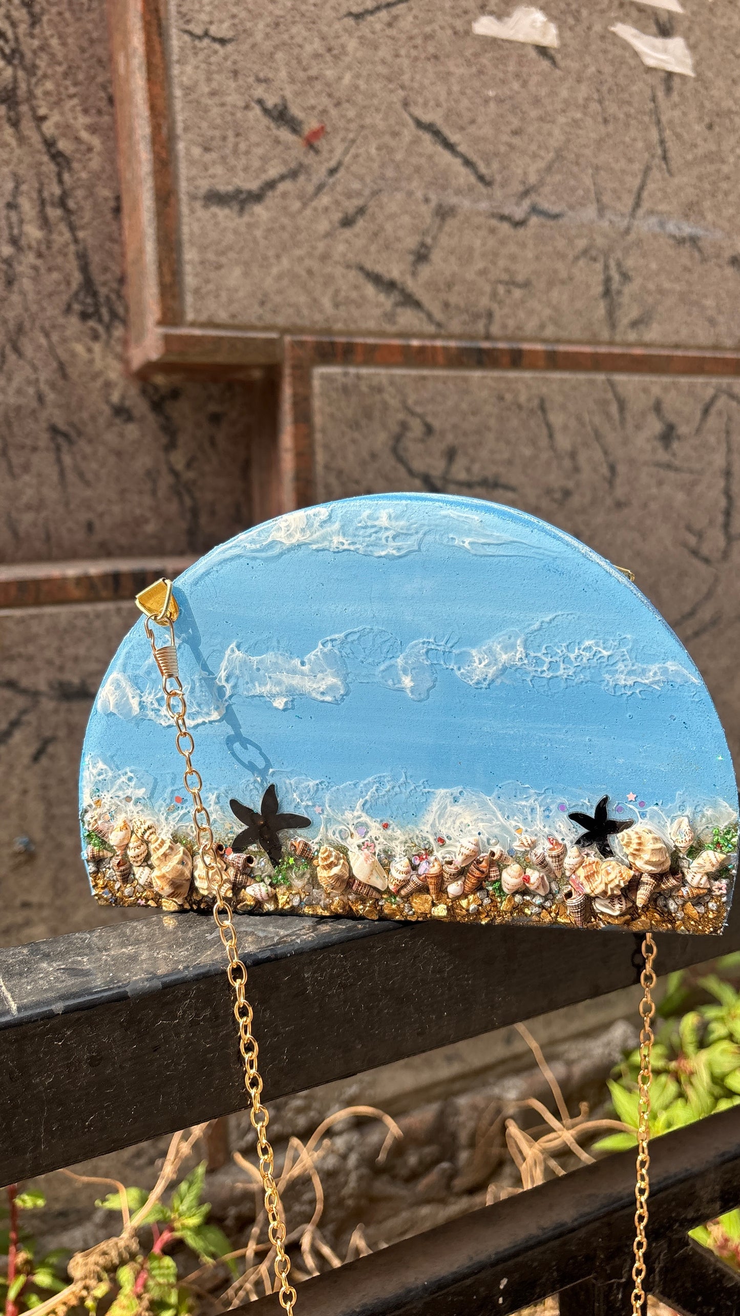 OCEAN BLOOM CLUTCH