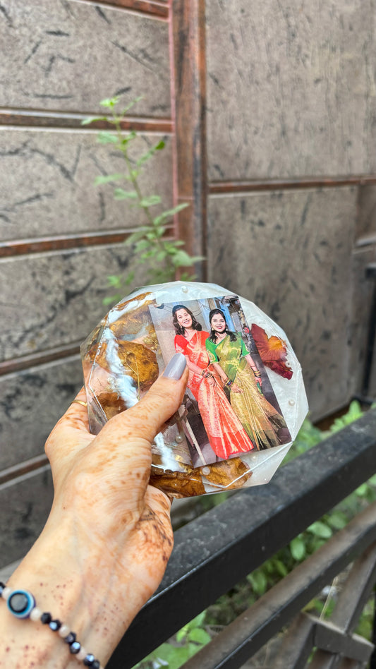 PRESSED & PRESERVED - DRIED FLORALS FRAME