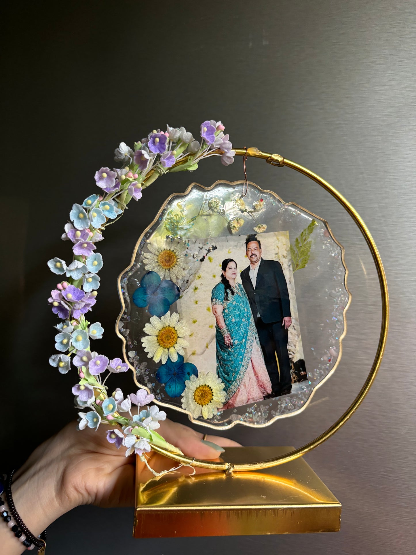 BLOSSOM AND BOND FRAME