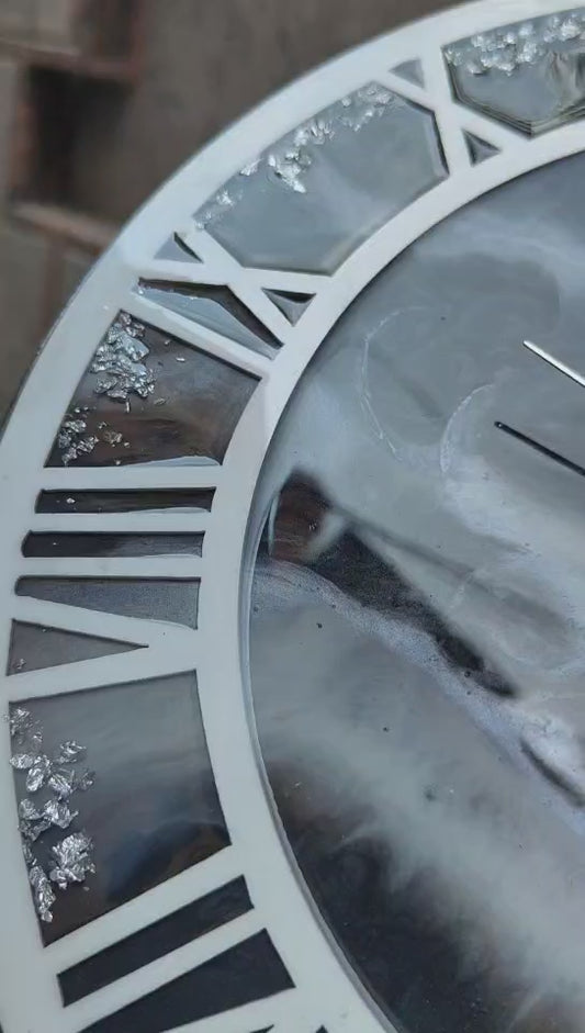 MIDNIGHT GLIMMER – DESIGNER RESIN CLOCK