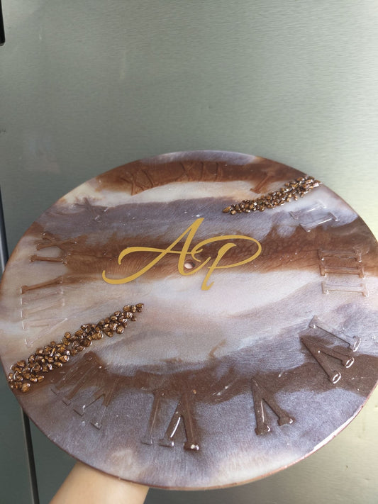 ROYAL MARBLE RESIN TIMEPIECE