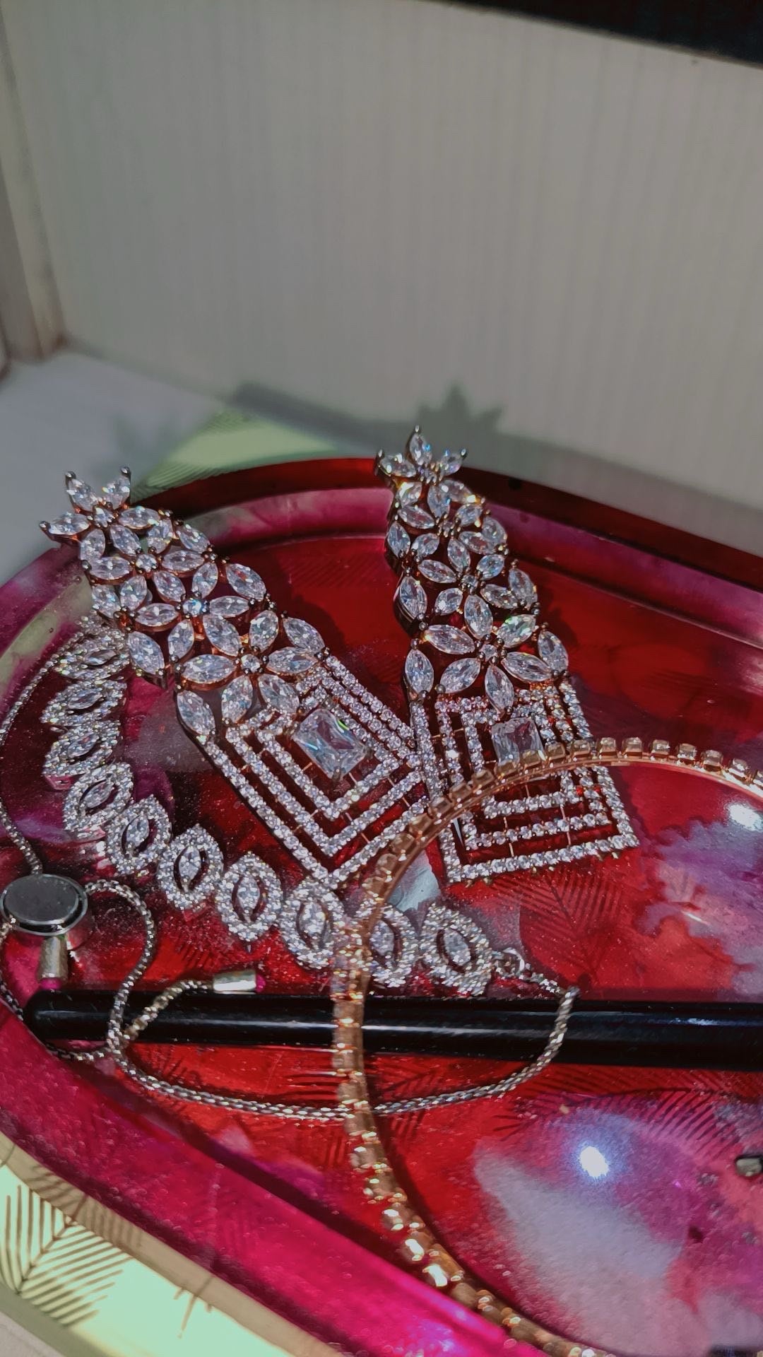 ARTISTIC RESIN TRAY WITH ALCOHOL INK SWIRLS