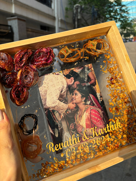 THE GOLDEN KNOT WOODEN FRAME