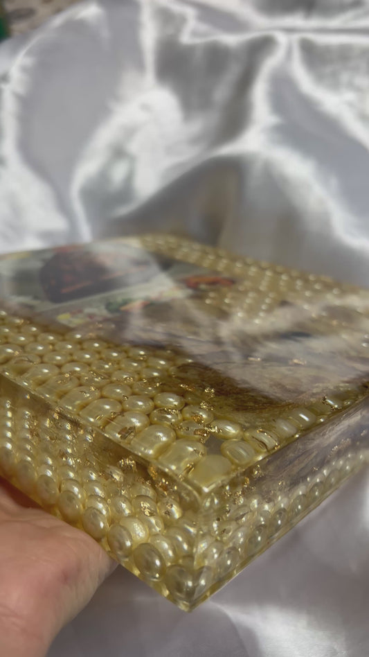 ETERNAL BLOOM OF KEDARNATH IN A DEEP-CASTED FRAME