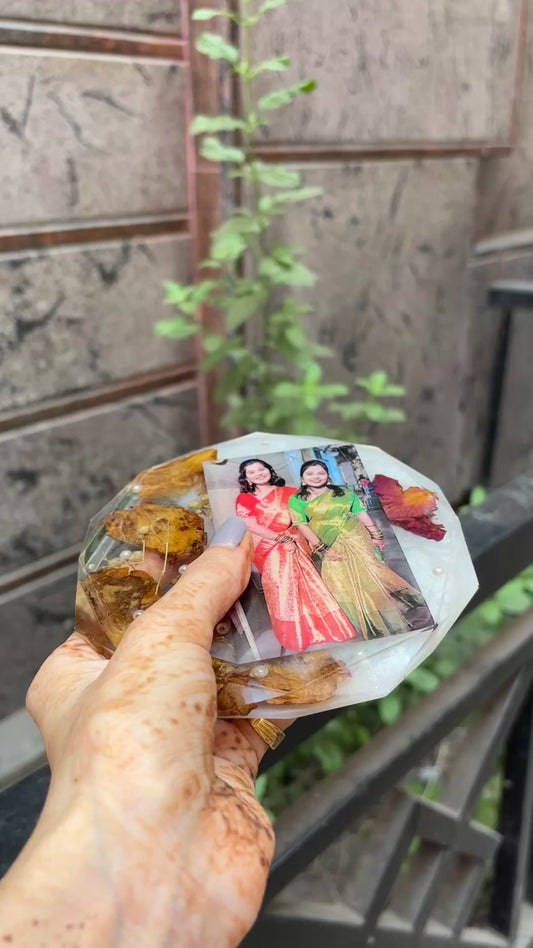 PRESSED & PRESERVED - DRIED FLORALS FRAME